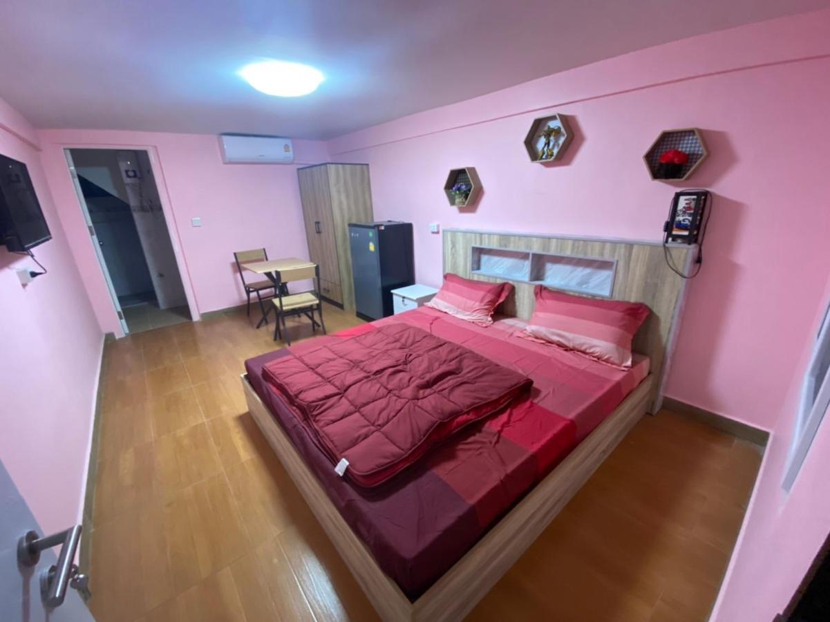 Hotel Del Luna Банкок Екстериор снимка